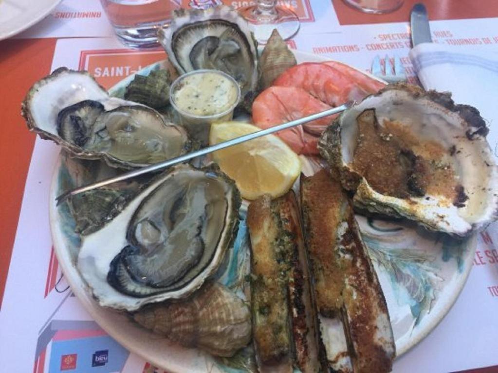 Апартаменты Les Poissons Сет Экстерьер фото